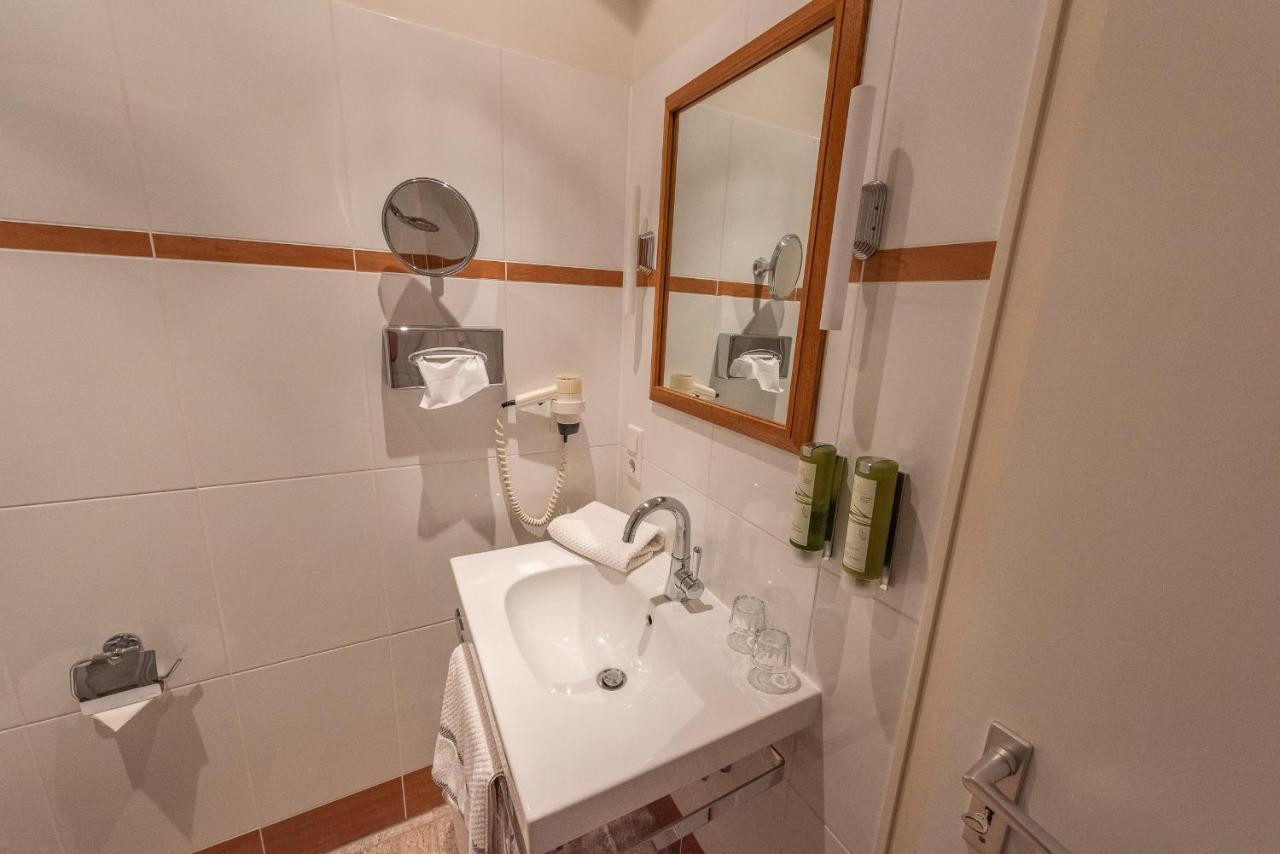 Struck Landhotel & Spa Attendorn Εξωτερικό φωτογραφία